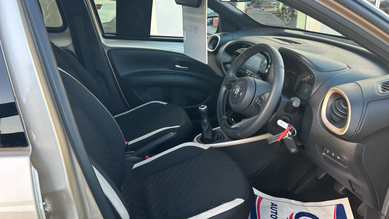 Toyota Aygo X 1.0 VVT-i Edge 5dr [Parking] Petrol Hatchback